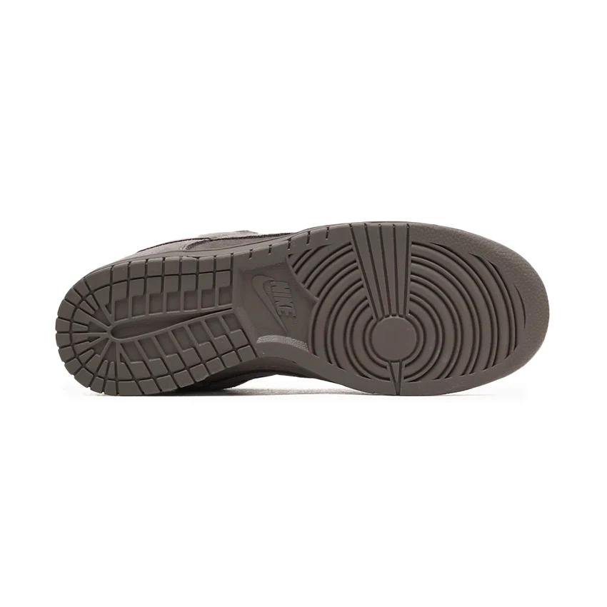 NIKE DUNK LOW RETRO SE NUBUCK HOMBRE IB6651-200 - Image 2