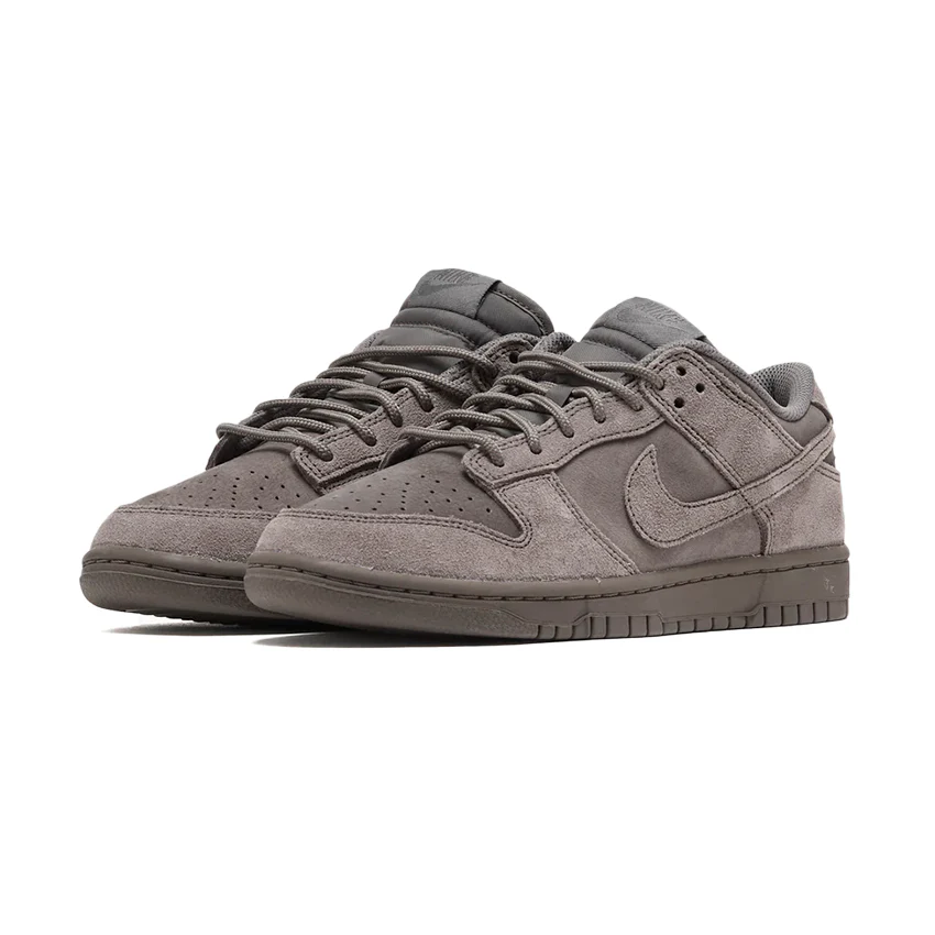 NIKE DUNK LOW RETRO SE NUBUCK HOMBRE IB6651-200 - Image 4