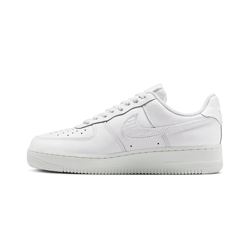 W AIR FORCE 1 07 SE MUJER IO4837-100 - Image 3