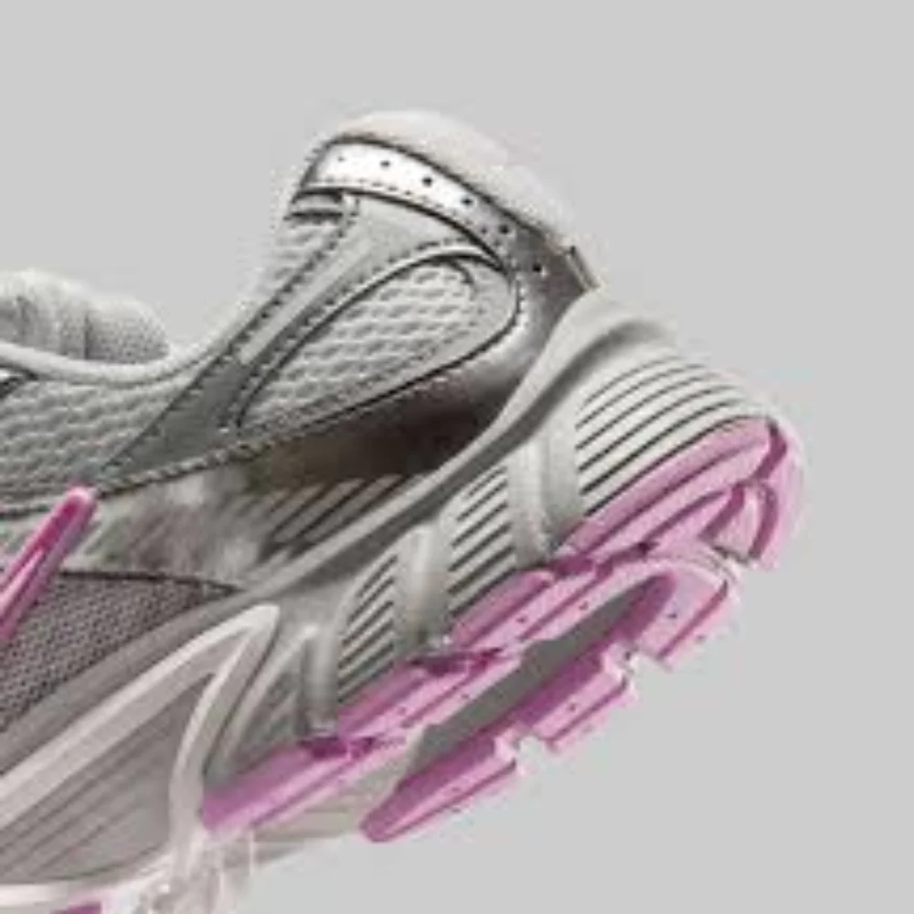 W NIKE V5 RNR WOMEN HQ7901-009 - Image 3