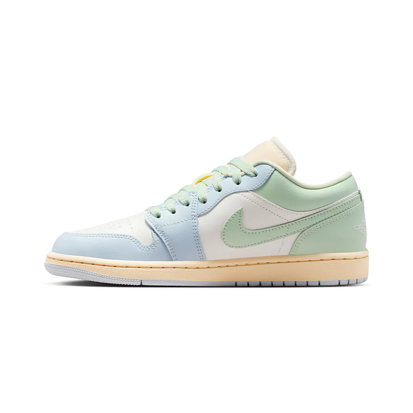 WMNS AIR JORDAN 1 LOW MUJER DC0774-108 - Image 2